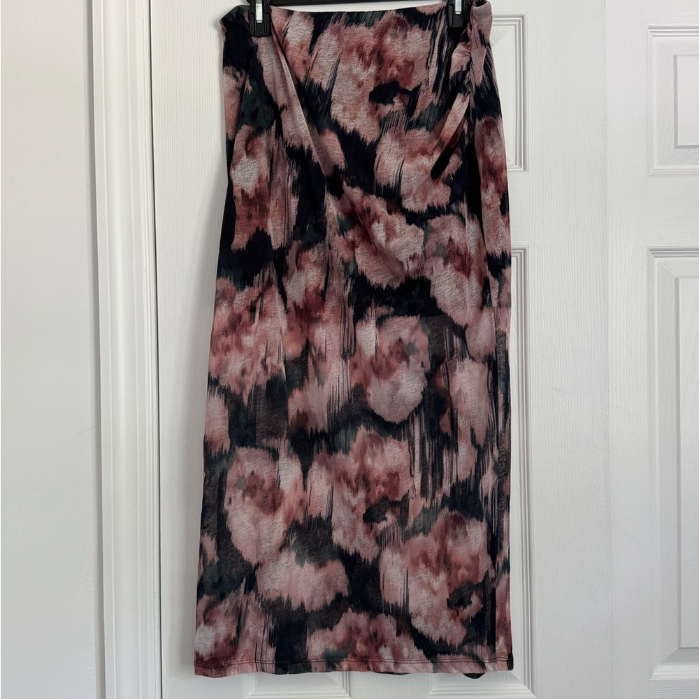 Like new Abercrombie Mesh Midi Skirt - Picture 2 of 2